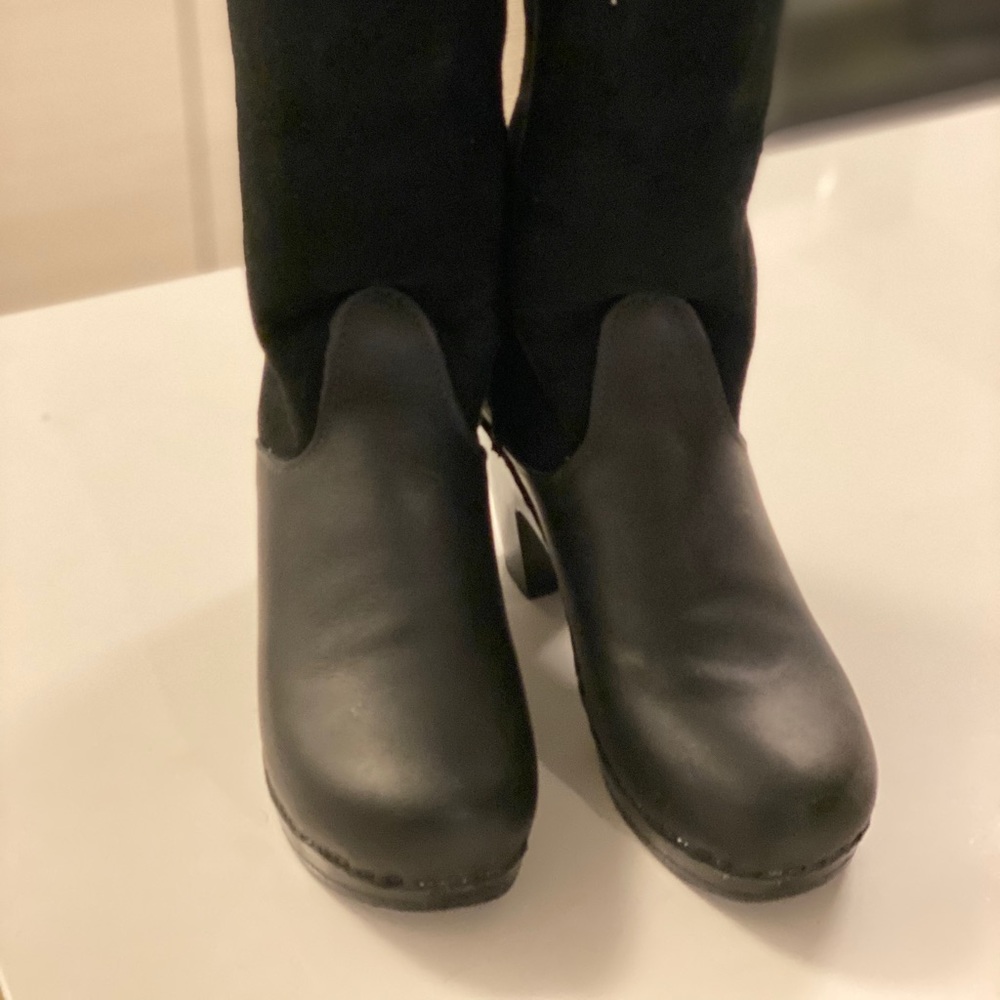 Shearling clog boot